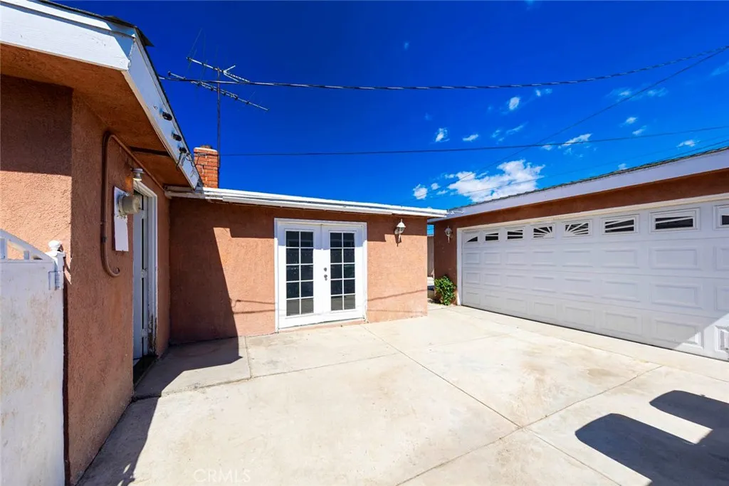 Carson, California 90745, United States, 3 Bedrooms Bedrooms, ,2 BathroomsBathrooms,Residential,Pending,222685