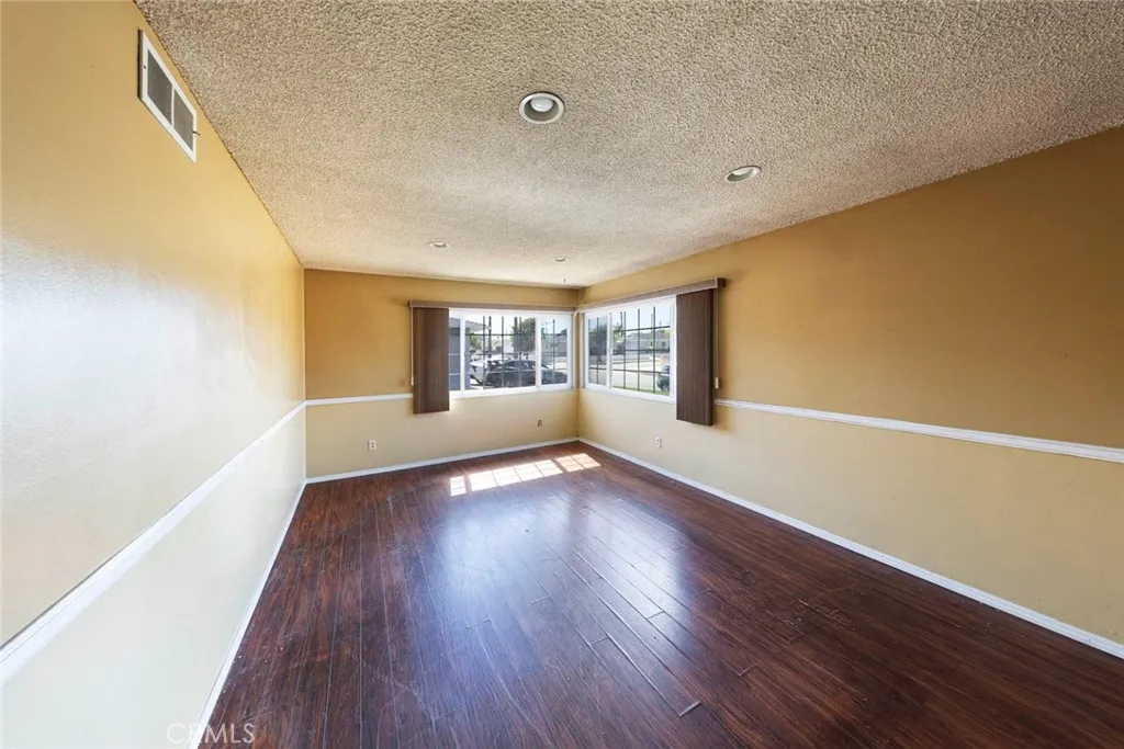 Carson, California 90745, United States, 3 Bedrooms Bedrooms, ,2 BathroomsBathrooms,Residential,Pending,222685