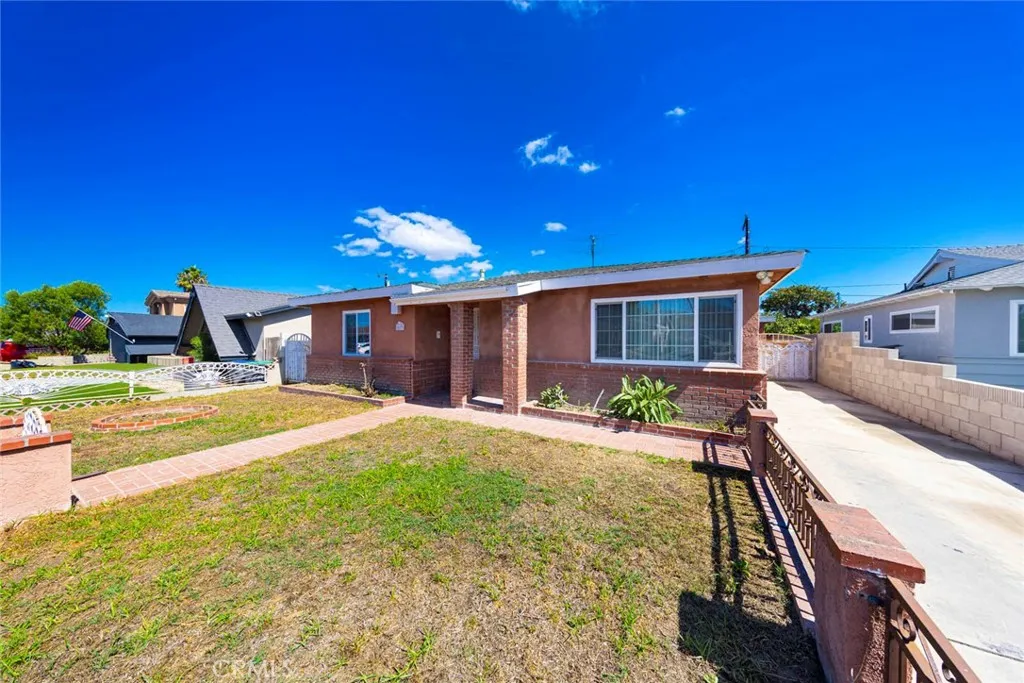 Carson, California 90745, United States, 3 Bedrooms Bedrooms, ,2 BathroomsBathrooms,Residential,Pending,222685