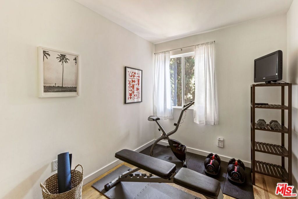 listing image 130728591465067296328