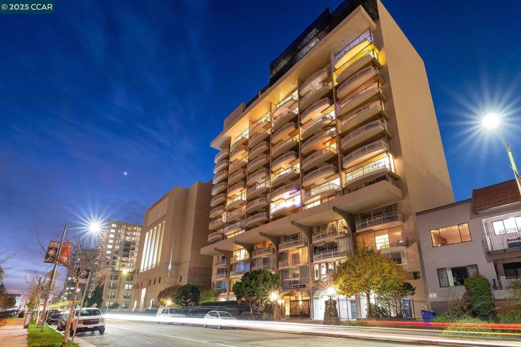 LAKESIDE REGENCY - Residential