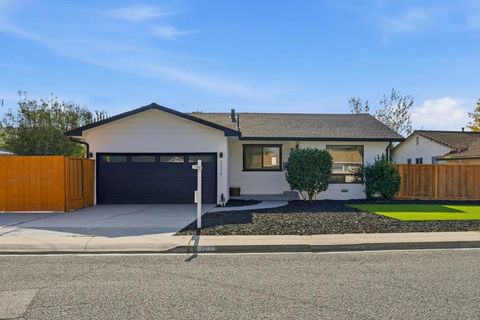 Photo of 4572 Bianca Drive, Fremont, CA 94536 (MLS # ML82028756)