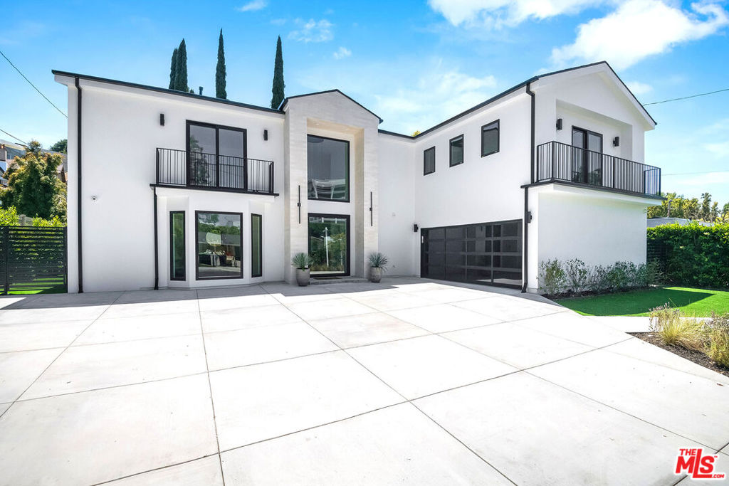 16226 Dickens Street