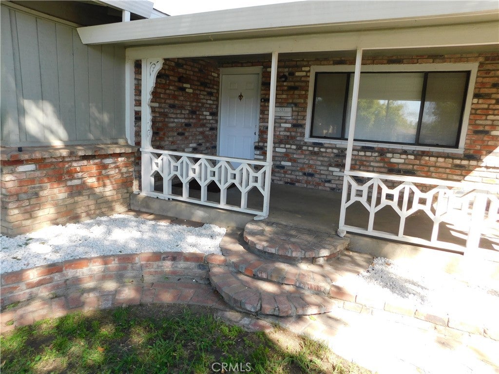 1253 W 11th Street