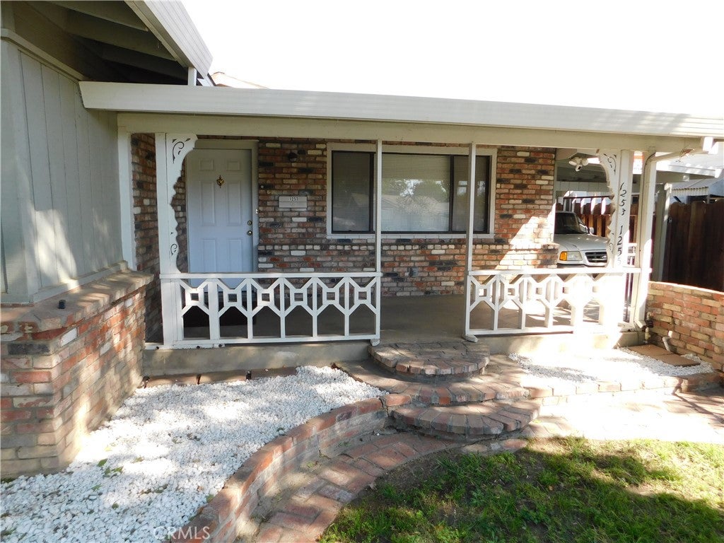 1253 W 11th Street
