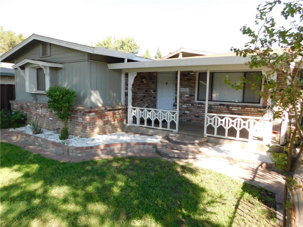 1253 W 11th Street