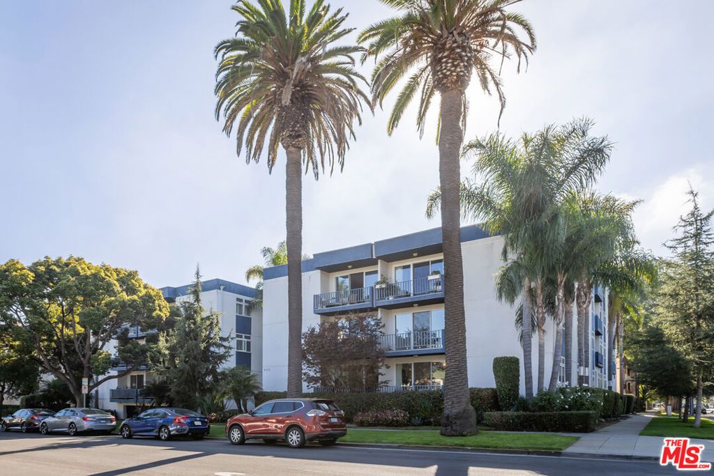 Photo of 900 Euclid Street #108, Santa Monica, CA 90403 (MLS # 25617299)
