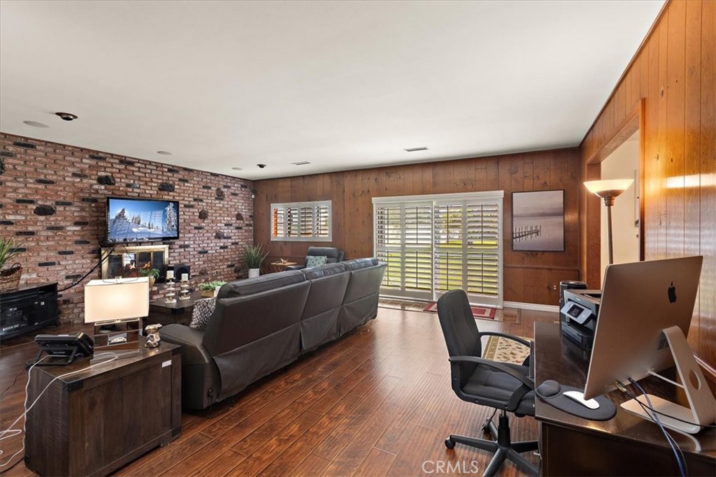 420 W Tichenor Street