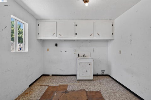 Tiny photo for 164 Lorraine Ave AVE, Pittsburg, CA 94565 (MLS # 41142208)