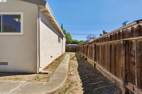 Tiny photo for 164 Lorraine Ave AVE, Pittsburg, CA 94565 (MLS # 41142208)