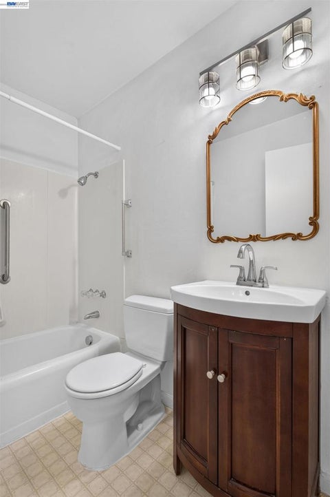 Tiny photo for 164 Lorraine Ave AVE, Pittsburg, CA 94565 (MLS # 41142208)