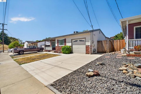 Tiny photo for 164 Lorraine Ave AVE, Pittsburg, CA 94565 (MLS # 41142208)