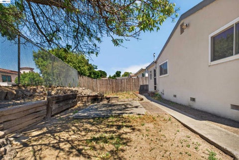 Tiny photo for 164 Lorraine Ave AVE, Pittsburg, CA 94565 (MLS # 41142208)