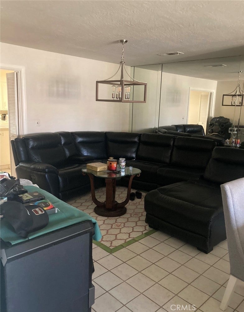 5054 N Forkner 7