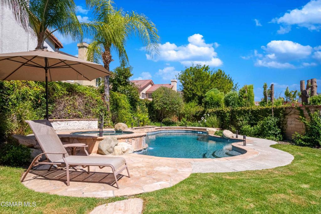 5676 Walnut Ridge Drive