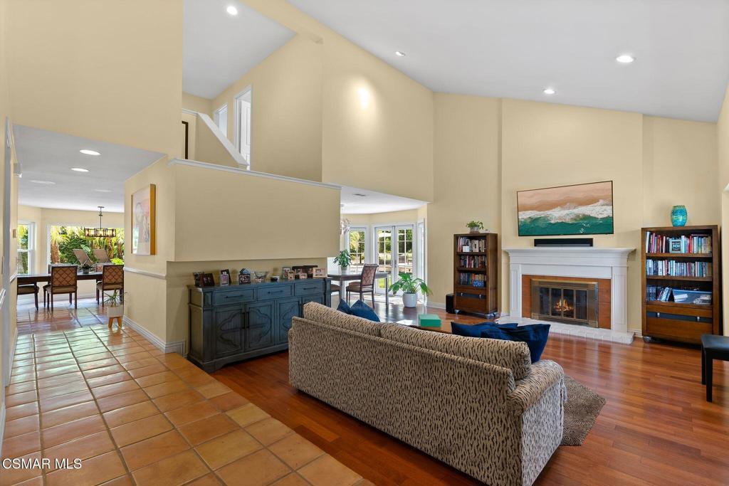 29003 Hollow Oak Court