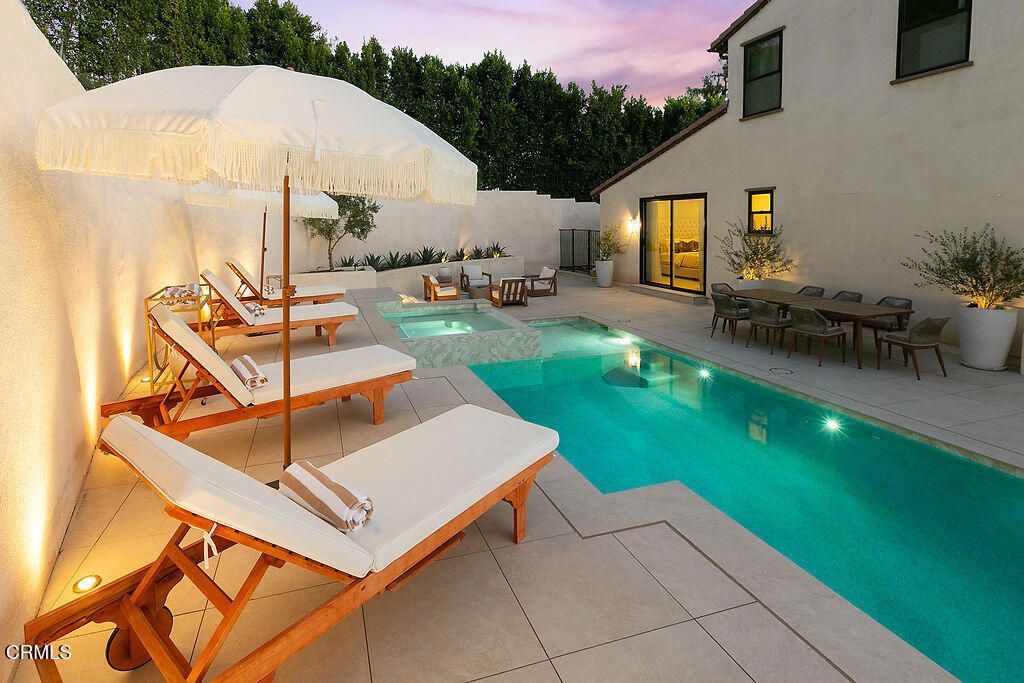 Photo of 2417 E Hillcrest Drive, Thousand Oaks, CA 91362 (MLS # V1-33515)