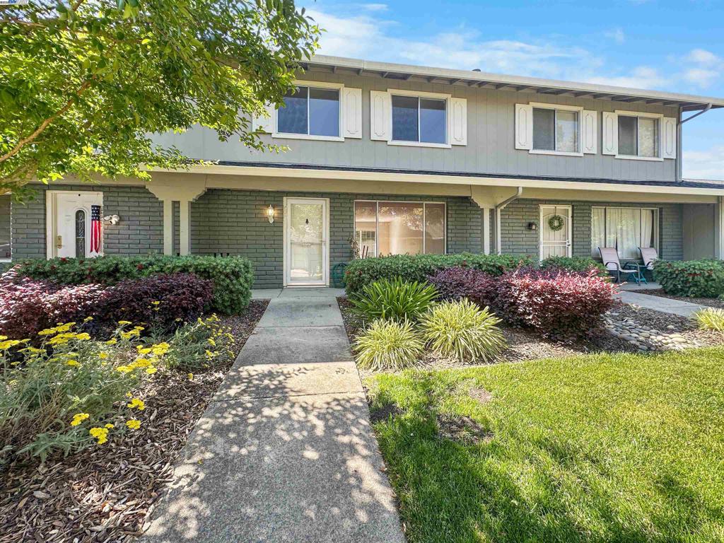 Twin Creeks West Townhouse – Garage + Carport This 3BD/1.5BA townhouse in San Ramon’s Twin Creeks West is move-in ready with new flooring, fresh paint, and an updated bathroom vanity. The layout is bright and functional, with a private patio that’s perfect for morning coffee or evening wine. Upstairs you’ll find three spacious bedrooms and a full bath filled with natural light. The standout feature: a detached 1-car garage plus a covered carport—a rare combo in this neighborhood—along with plenty of guest parking. Central A/C keeps things cool, and the HOA covers the roof, exterior, and community pool. All this just minutes from top-rated schools, 680/580, shopping, dining, and trails. Smart first home. Smart downsize. Either way, this one delivers.