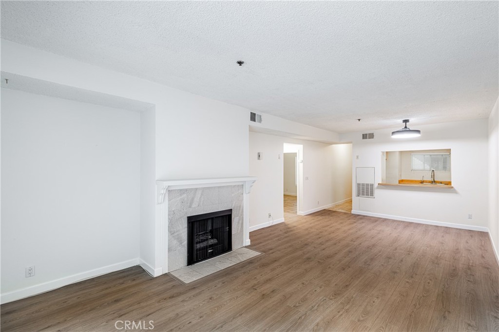 2905 montrose avenue 318