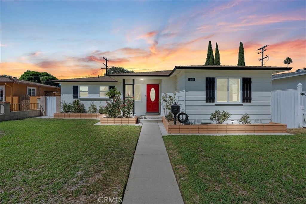 611 S Pine ST, Anaheim CA 92805