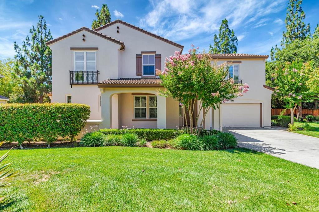 Quiet Cul- de -sac setting Mediterranean style home in nice area, new interior and exterior paint, spacious family room with fireplace, granite counter top with island, and breakfast nook that opens onto a private patio, large master bedroom with walk-in closet, spacious bathroom with dual vanities, plantation shutters, in unit laundry room, central A/C...