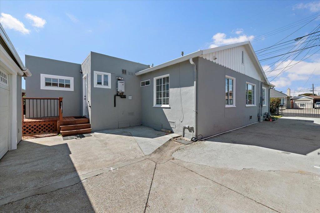 115 Cherry Avenue