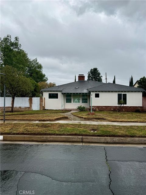 Photo of 16930 Tupper Street, North Hills, CA 91343 (MLS # SR26045347)