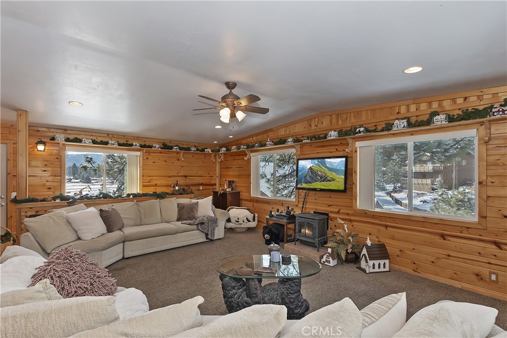 1004 White Mountain Drive