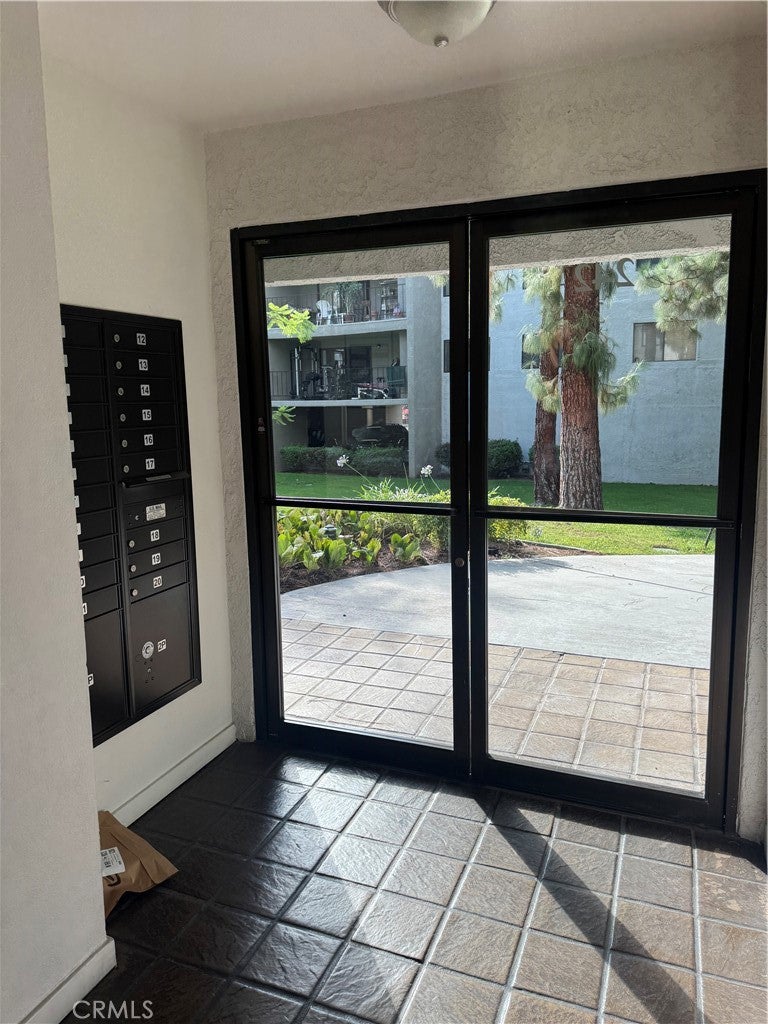 242 E Fern 205
