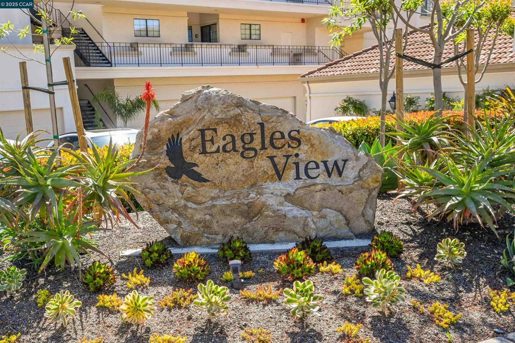 CANYON LAKES - Residential