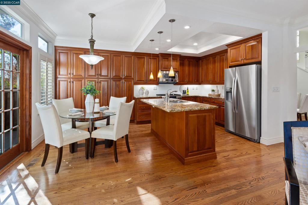 CANYON LAKES - Residential