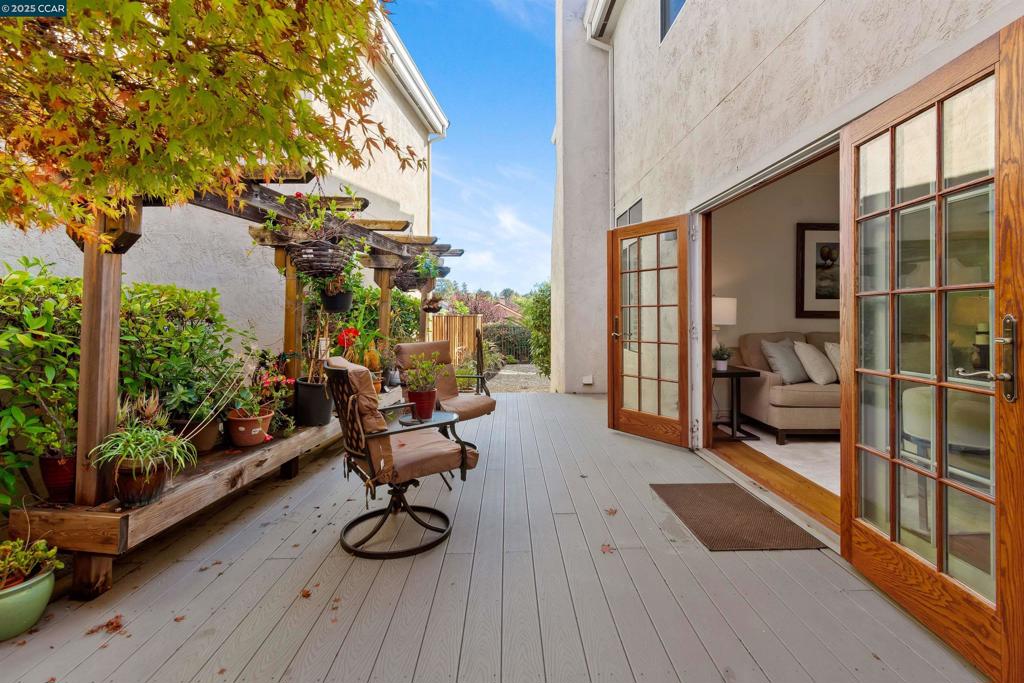 CANYON LAKES - Residential