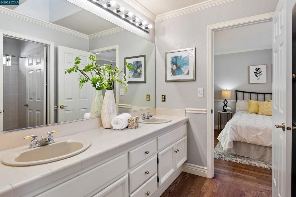 CANYON LAKES - Residential