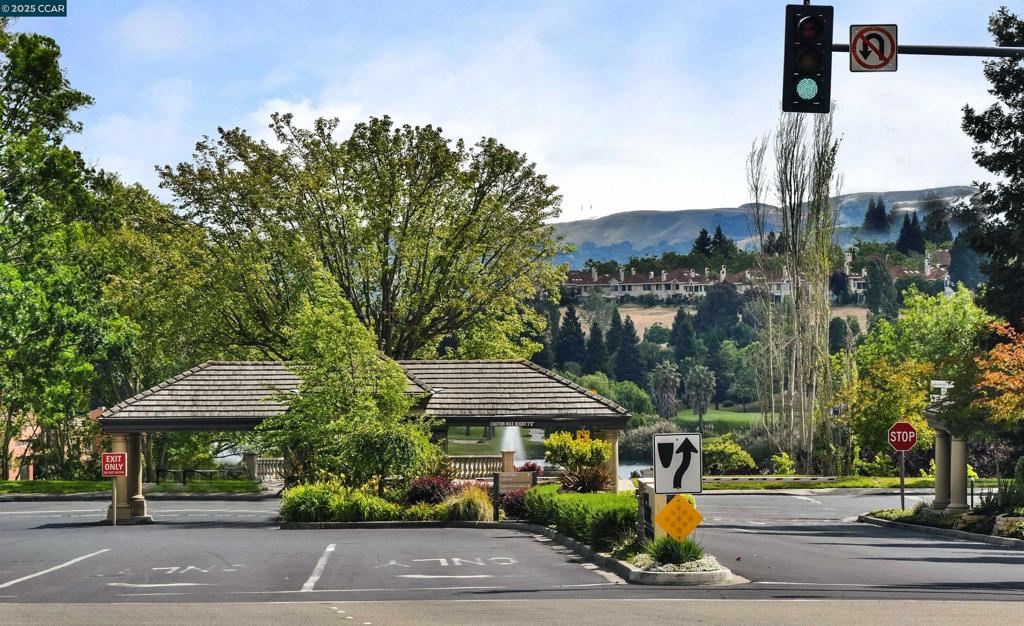 CANYON LAKES - Residential