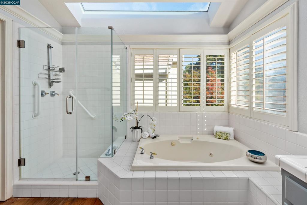 CANYON LAKES - Residential