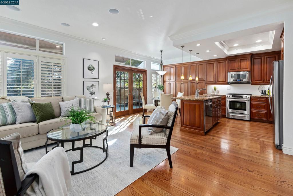 CANYON LAKES - Residential