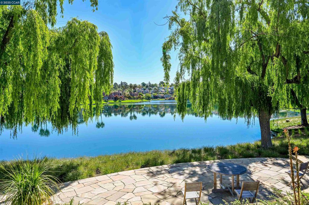 CANYON LAKES - Residential