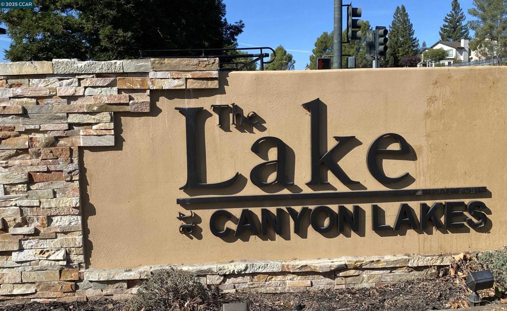 CANYON LAKES - Residential
