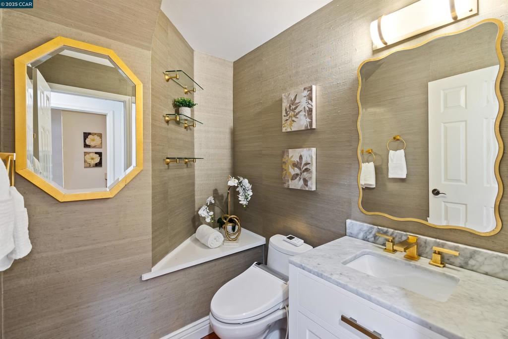 CANYON LAKES - Residential