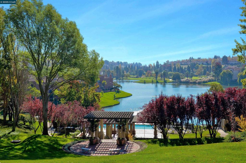 CANYON LAKES - Residential