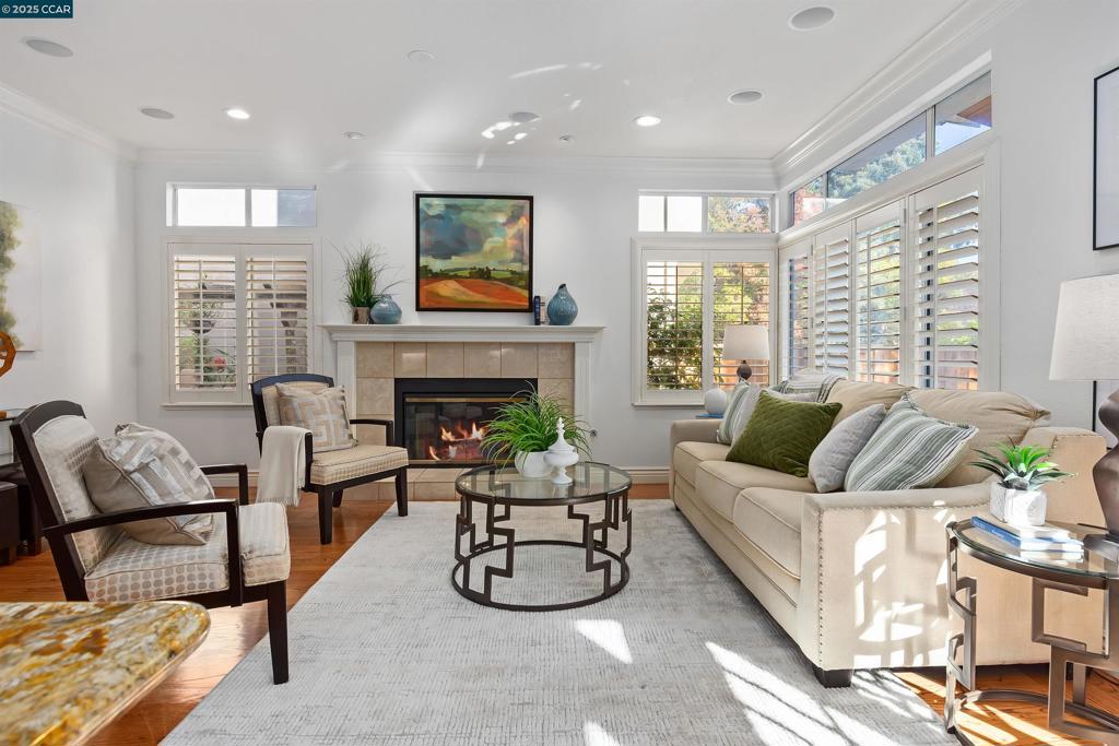 CANYON LAKES - Residential