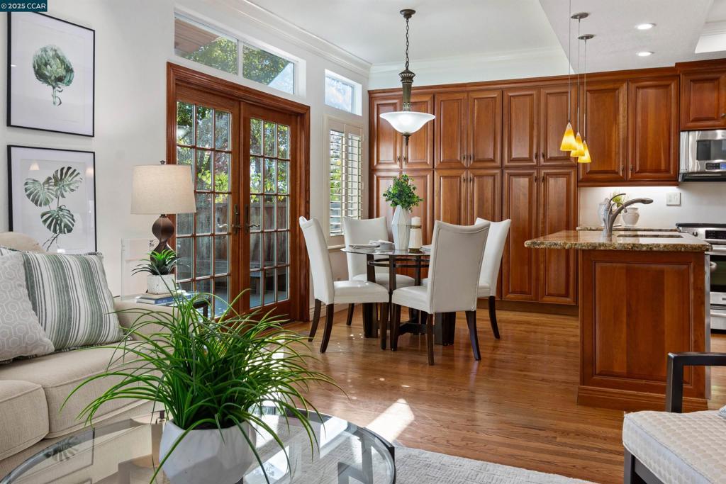 CANYON LAKES - Residential