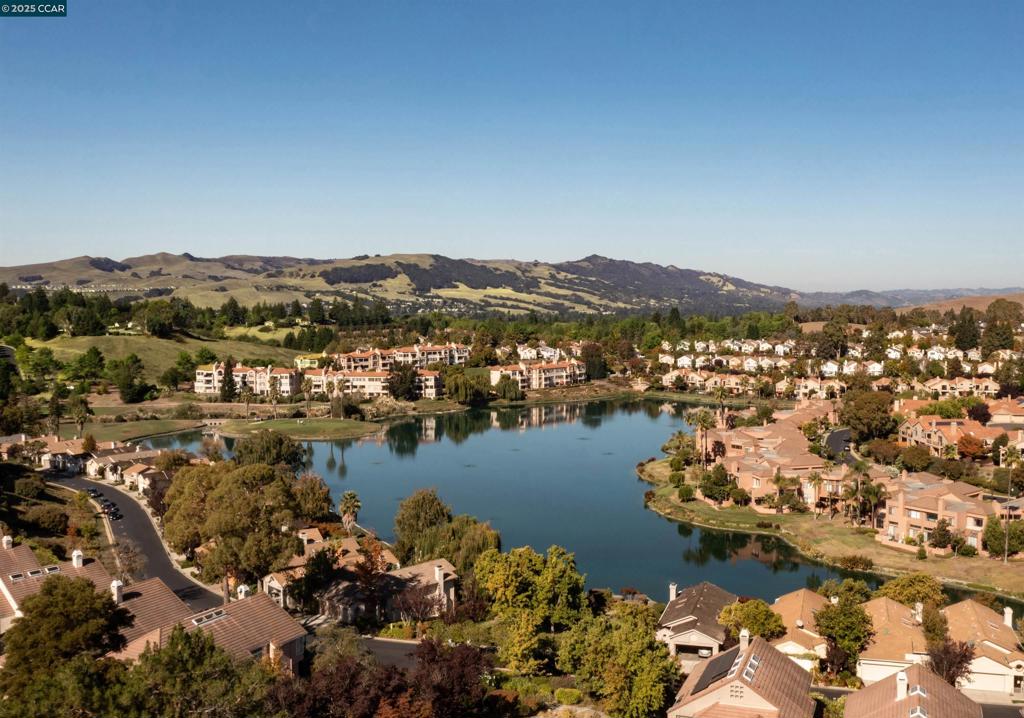 CANYON LAKES - Residential