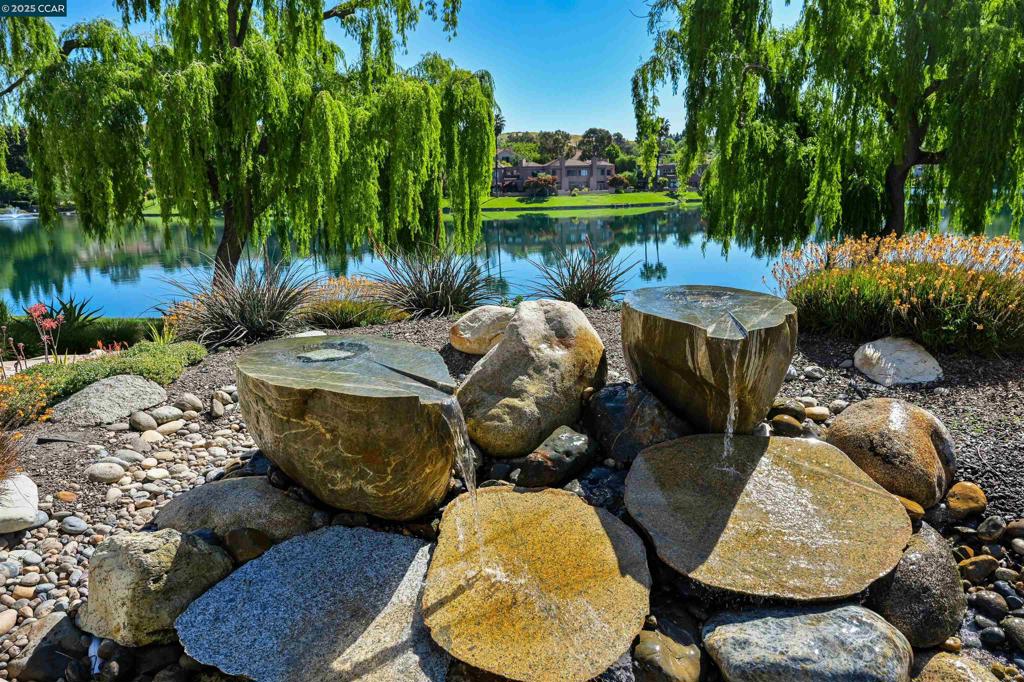 CANYON LAKES - Residential