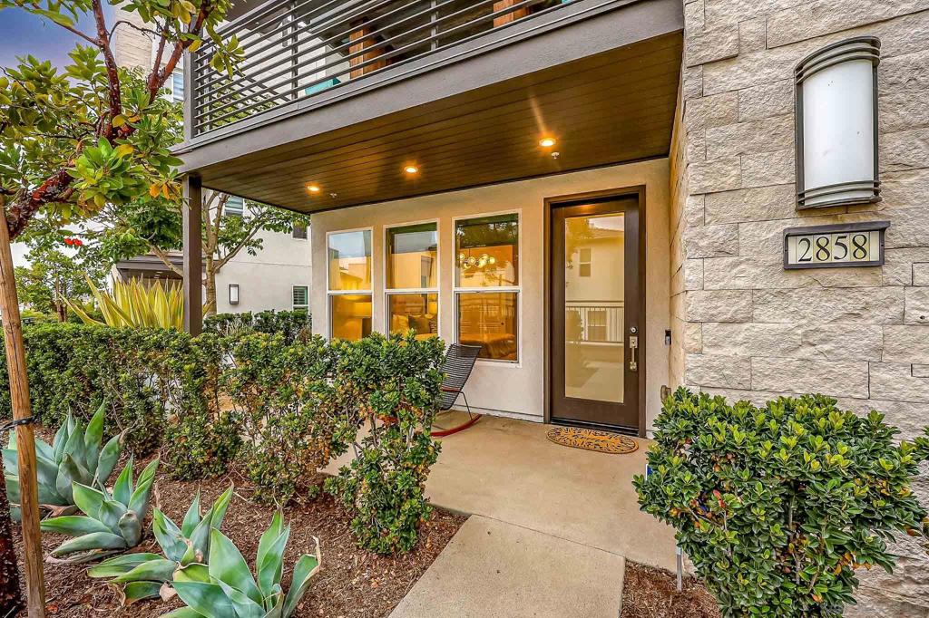 2858 Avella Cir