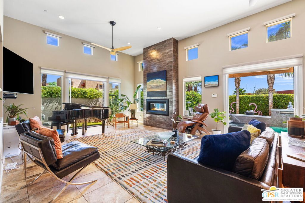 2985 Searchlight Lane