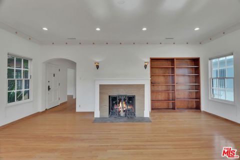 Photo of 1107 Alfred, Los Angeles, CA 90035 (MLS # 25610695) Photo of 1107 Alfred, Los Angeles, CA 90035 (MLS # 25610695)
