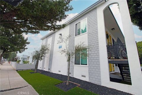 Photo of 2626 Cloverfield Blvd, Santa Monica, CA 90405 (MLS # PW26075107)