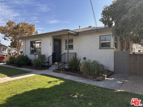 Photo of 1160 N Fries Avenue, Wilmington, CA 90744 (MLS # 26875809)