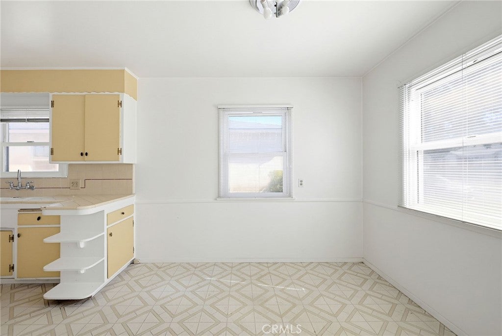 3733 W 173rd